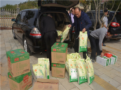 岳陽(yáng)市龍馬驛站汽車服務(wù)有限公司,汽車銷售,汽車清洗,汽車美容,汽車裝飾,汽車影音