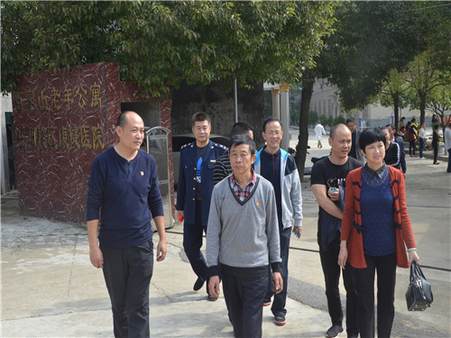 岳陽(yáng)市龍馬驛站汽車服務(wù)有限公司,汽車銷售,汽車清洗,汽車美容,汽車裝飾,汽車影音